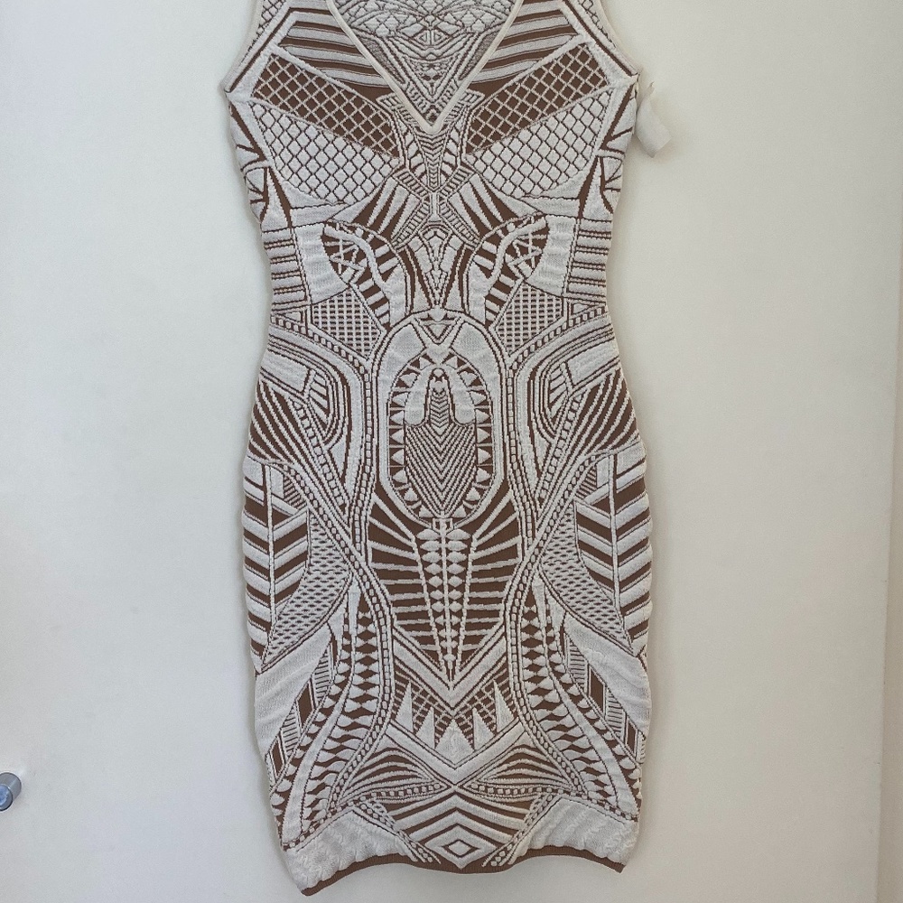 RVN Armor V-Neck Sheath Dress - Picture 6 of 13